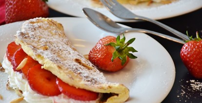 Cheese and fruit pancakes
