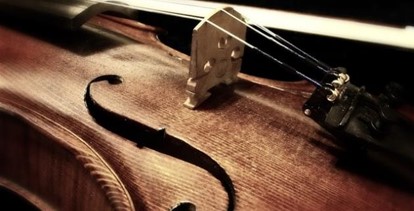 Violin performance by Pavlína Kulhavá